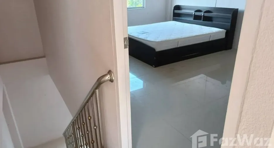 For rent 3 bedrooms townhouse in San Sai, Chiang Mai