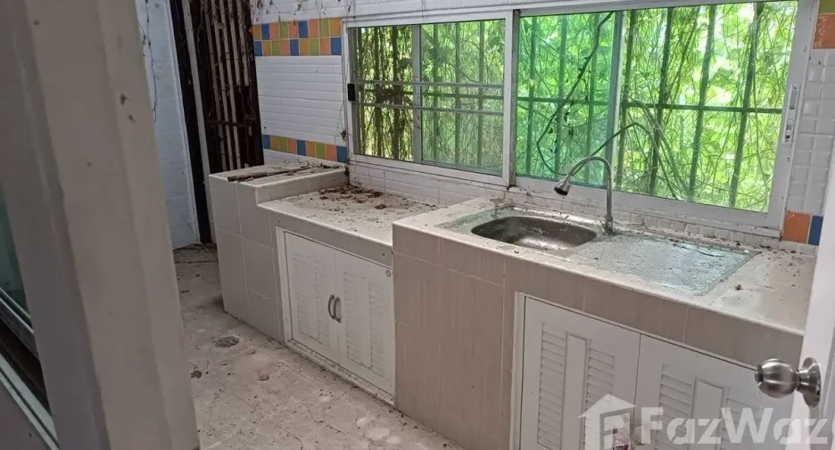 For rent 3 bedrooms townhouse in San Sai, Chiang Mai