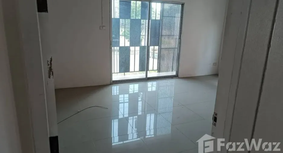 For rent 3 bedrooms townhouse in San Sai, Chiang Mai