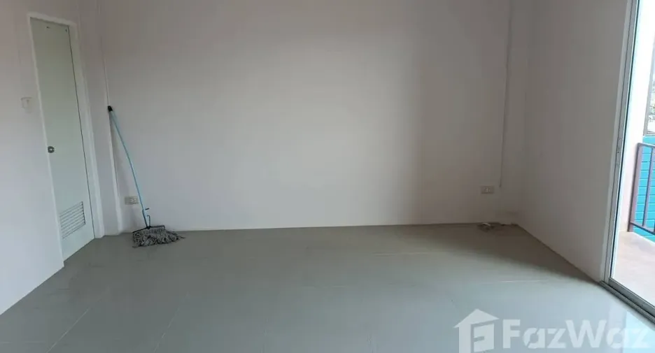 For rent 3 bedrooms townhouse in San Sai, Chiang Mai