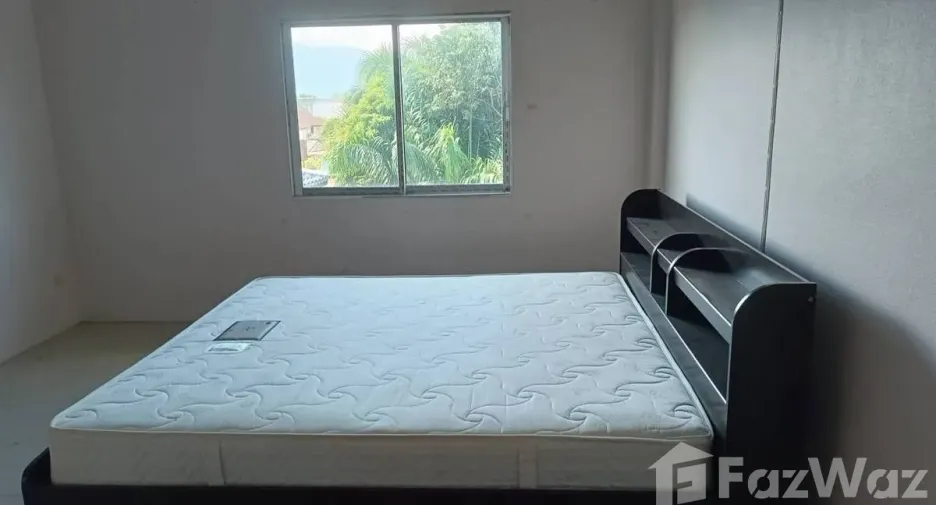 For rent 3 bedrooms townhouse in San Sai, Chiang Mai