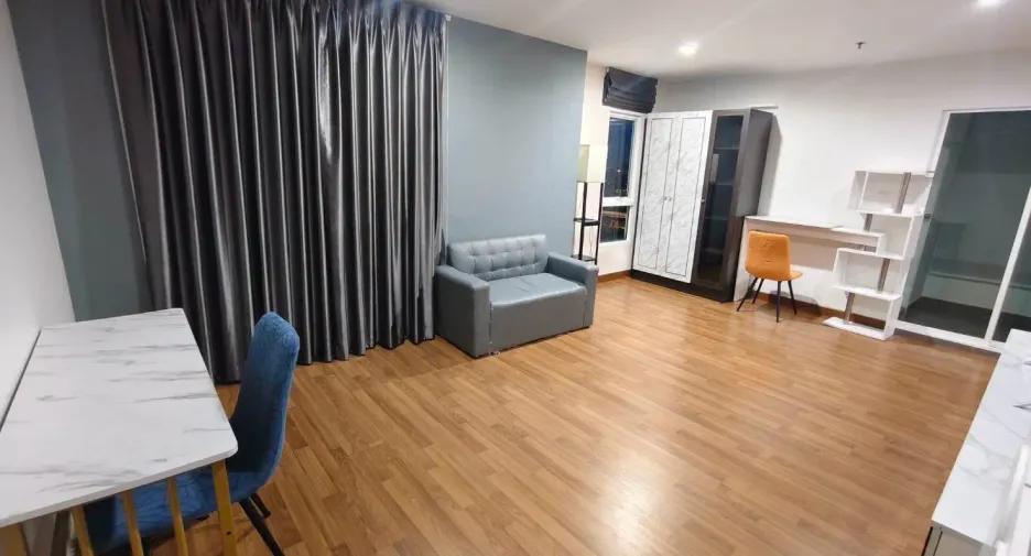 Wohnung zur Miete mit 1 Zimmer in Bang Sue, Bangkok