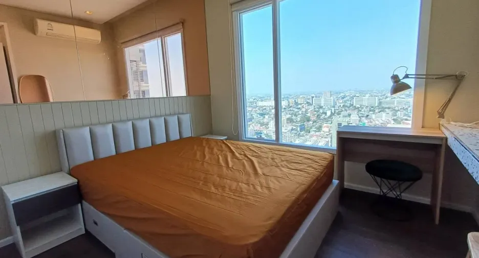 For rent 2 bedrooms condo in Chatuchak, Bangkok