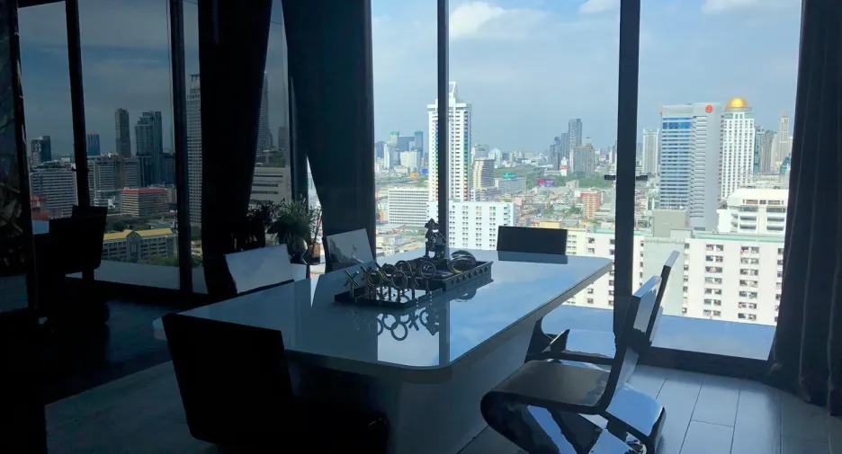 For sale そして for rent 2 ベッドルーム condo in Pathum Wan, Bangkok