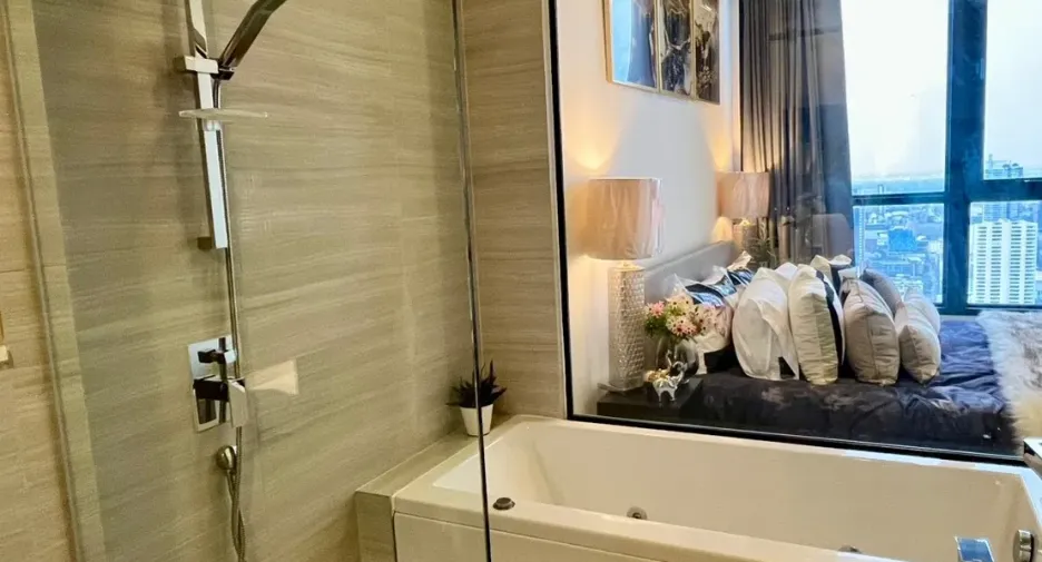 For rent 1 bed condo in Watthana, Bangkok