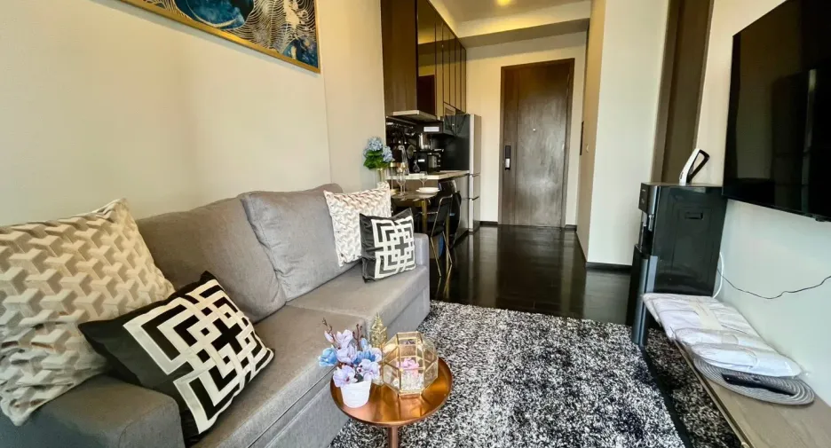 For rent 1 bed condo in Watthana, Bangkok