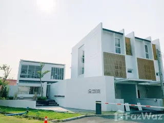 Reihenhaus zum Kauf mit 4 Zimmer in Mueang Chiang Mai, Chiang Mai