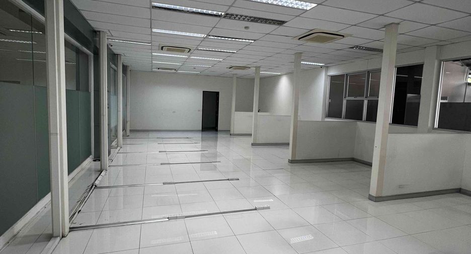 À louer bureau à Huai Khwang, Bangkok