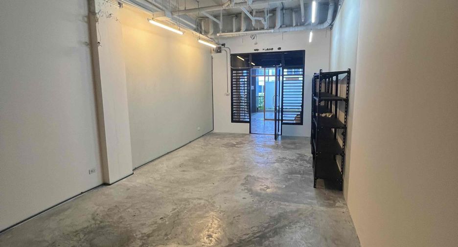 出租 1 卧室 商业空间 在 Huai Khwang, 曼谷