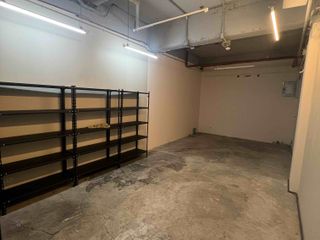 Gewerbefläche zur Miete mit 1 Zimmer in Huai Khwang, Bangkok