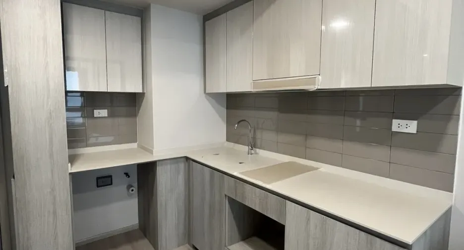 Wohnung zum Kauf mit 1 Zimmer in Huai Khwang, Bangkok