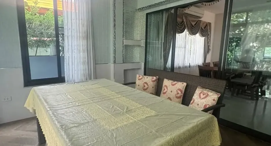 Haus zur Miete mit 4 Zimmer in Bang Khae, Bangkok