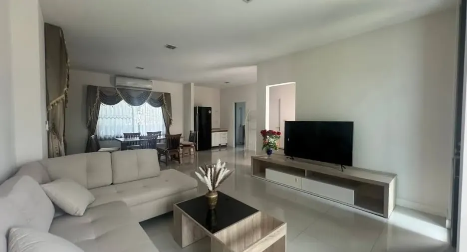 Haus zur Miete mit 4 Zimmer in Bang Khae, Bangkok