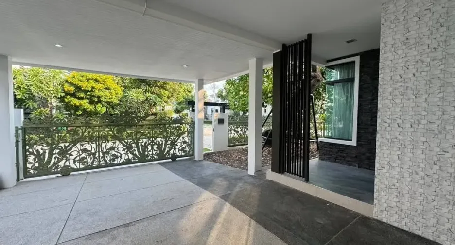 Haus zur Miete mit 4 Zimmer in Bang Khae, Bangkok