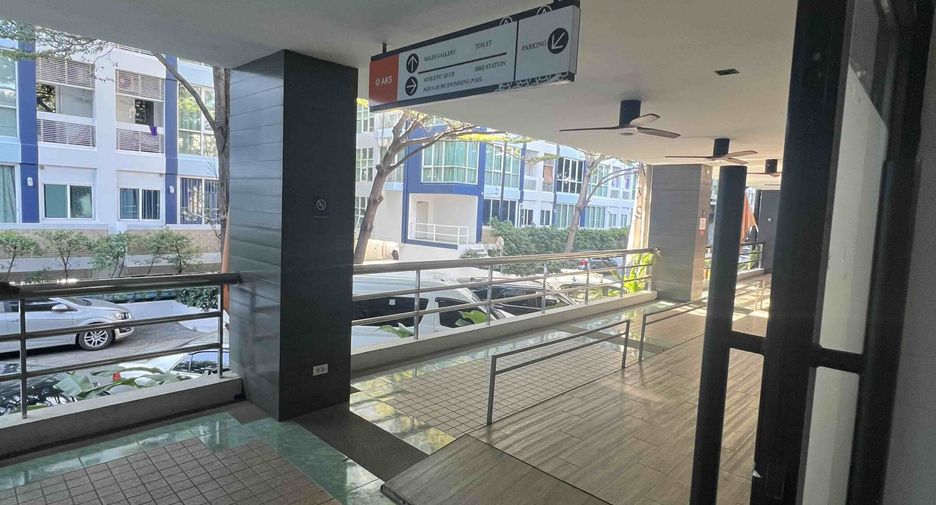 Gewerbefläche zur Miete mit 1 Zimmer in Huai Khwang, Bangkok