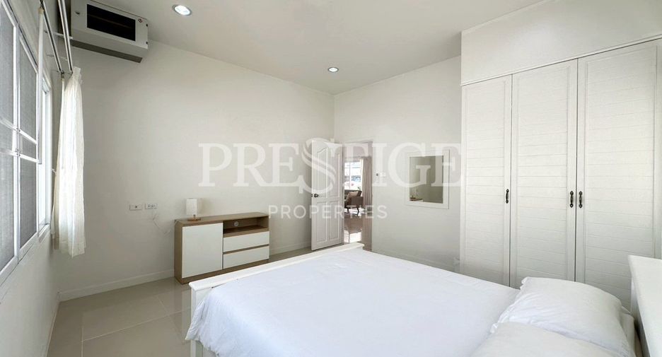 À vendre et à louer 3 chambres maison à Bang Lamung, Chonburi