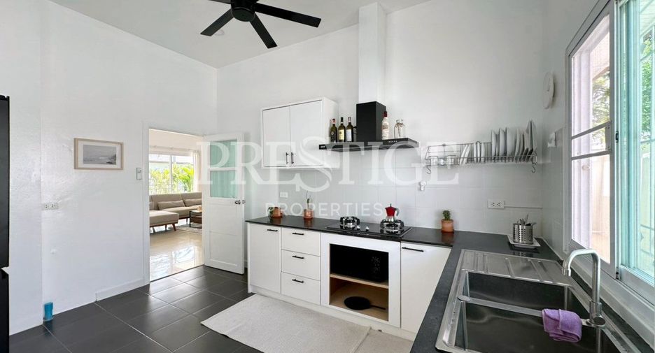 À vendre et à louer 3 chambres maison à Bang Lamung, Chonburi