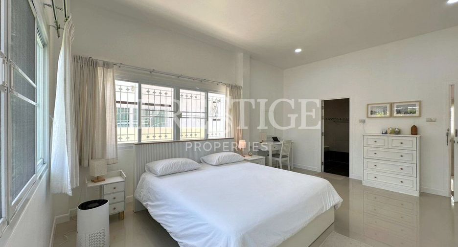 À vendre et à louer 3 chambres maison à Bang Lamung, Chonburi