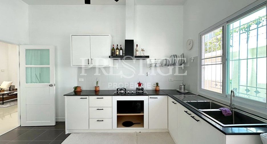 À vendre et à louer 3 chambres maison à Bang Lamung, Chonburi