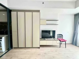 À louer studio condo à Huai Khwang, Bangkok