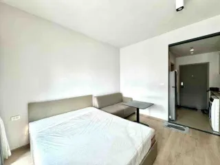 À louer studio condo à Huai Khwang, Bangkok