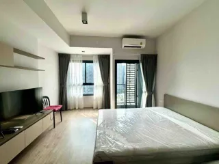 À louer studio condo à Huai Khwang, Bangkok