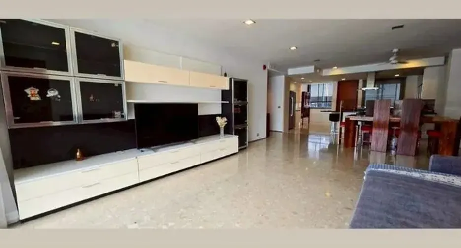 Wohnung zur Miete mit 3 Zimmer in Khlong Toei, Bangkok