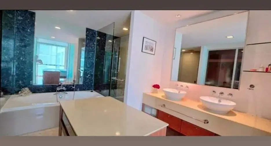 Wohnung zur Miete mit 3 Zimmer in Khlong Toei, Bangkok