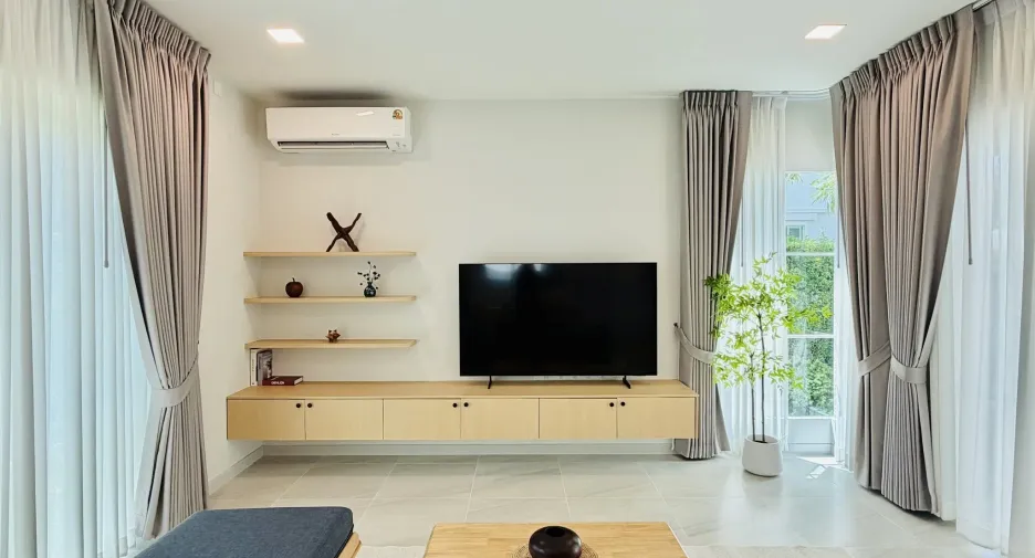 Casa en alquiler de 3 habitaciones en Bang Phli, Samut Prakan