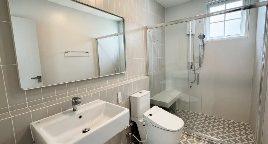 Casa en alquiler de 3 habitaciones en Bang Phli, Samut Prakan