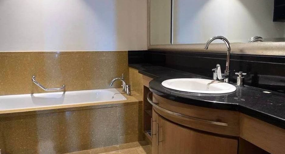 For rent 2 bedrooms condo in Sathon, Bangkok
