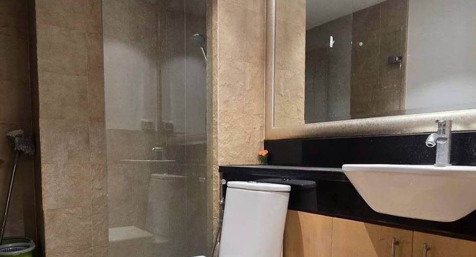 For rent 2 bedrooms condo in Sathon, Bangkok
