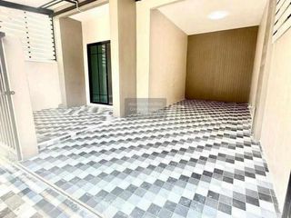 Reihenhaus zum Kauf mit 3 Zimmer in Bang Yai, Nonthaburi