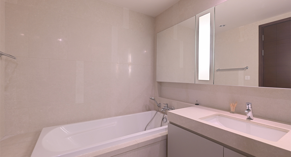 For rent 2 ベッドルーム condo in Watthana, Bangkok