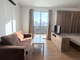 Condo en alquiler de 1 habitaciones en Khlong San, Bangkok