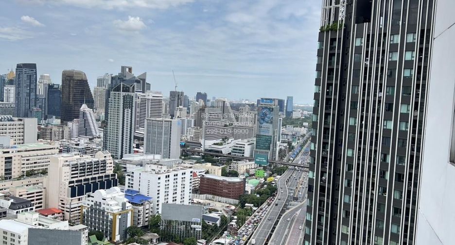 Wohnung zur Miete mit 3 Zimmer in Watthana, Bangkok