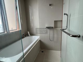 For rent 2 bedrooms condo in Khlong San, Bangkok