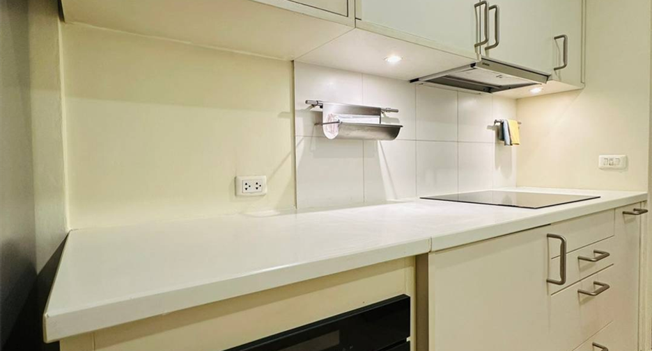 Condo en alquiler de 3 habitaciones en Sathon, Bangkok
