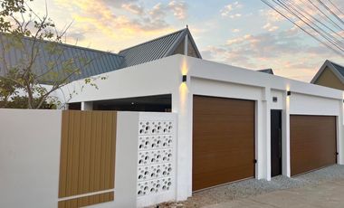 For sale 3 ベッドルーム villa in Bang Lamung, Chonburi
