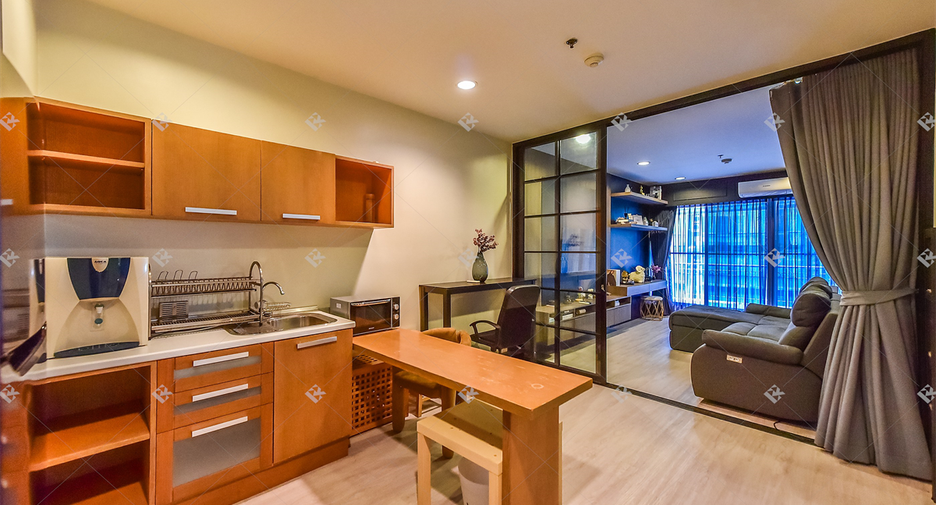 Condo en alquiler de 2 habitaciones en Pathum Wan, Bangkok
