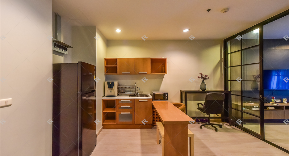Condo en alquiler de 2 habitaciones en Pathum Wan, Bangkok