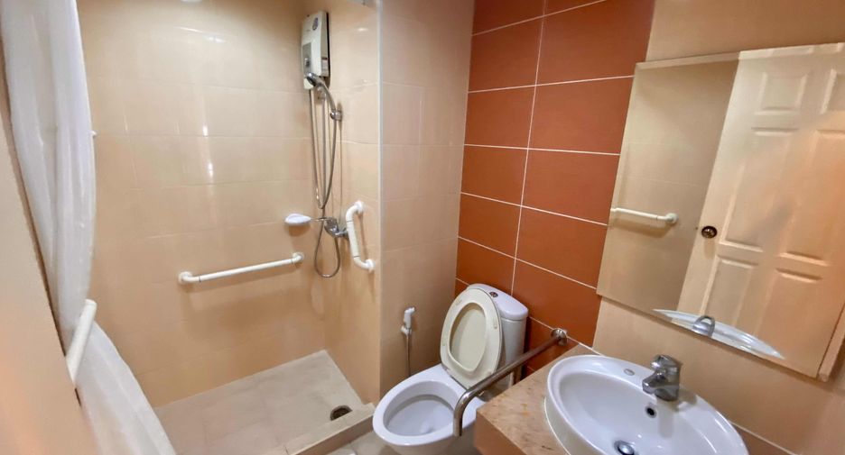 Wohnung zur Miete mit 2 Zimmer in Khlong Toei, Bangkok