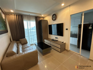 À louer 2 chambres condo à Huai Khwang, Bangkok