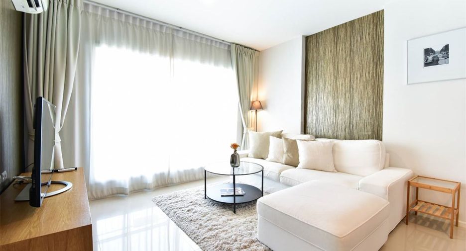 For rent 2 bedrooms condo in Huai Khwang, Bangkok