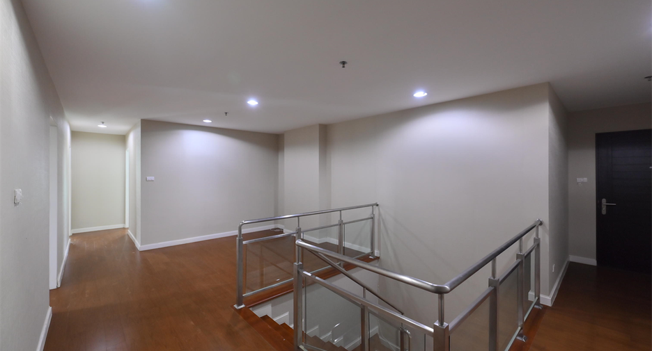 Wohnung zur Miete mit 5 Zimmer in Huai Khwang, Bangkok
