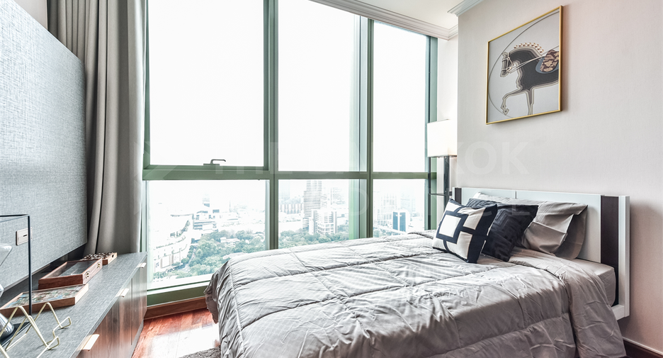For rent 3 bedrooms condo in Pathum Wan, Bangkok