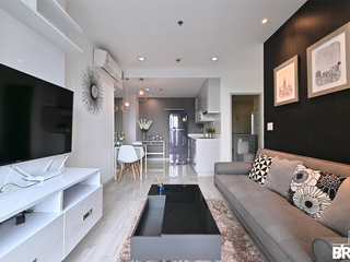 À louer 2 chambres condo à Huai Khwang, Bangkok