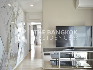 For rent 2 bedrooms condo in Huai Khwang, Bangkok