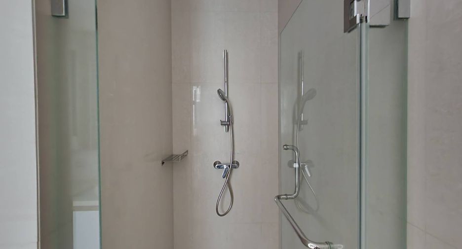For rent 2 bedrooms condo in Pathum Wan, Bangkok