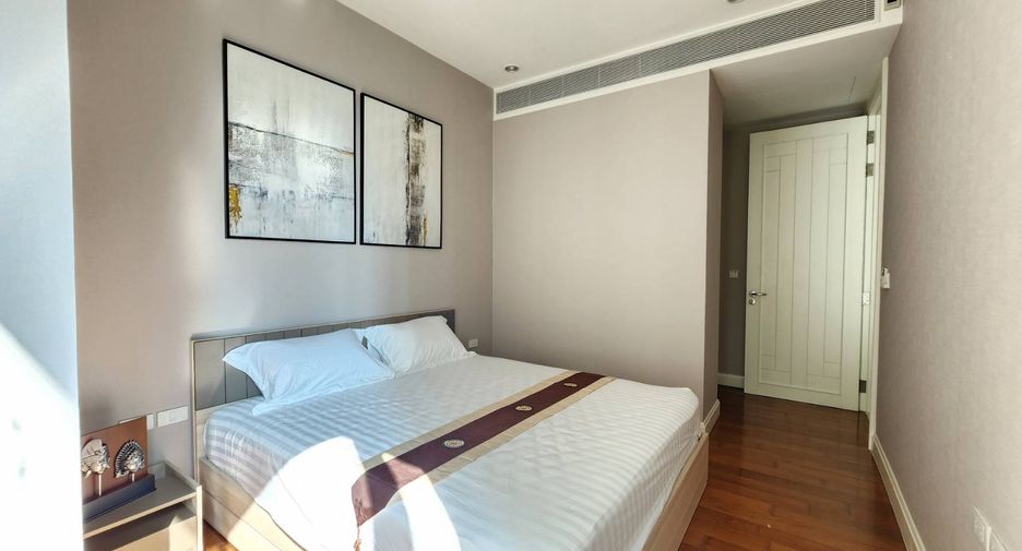 For rent 2 bedrooms condo in Pathum Wan, Bangkok